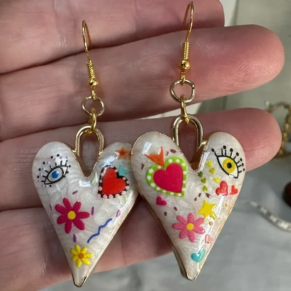 Funky modern vibe white heart earrings with inlaid designs - Picture 3 of 6